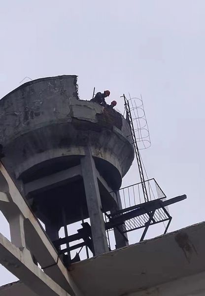煙囪拆除，水塔拆除